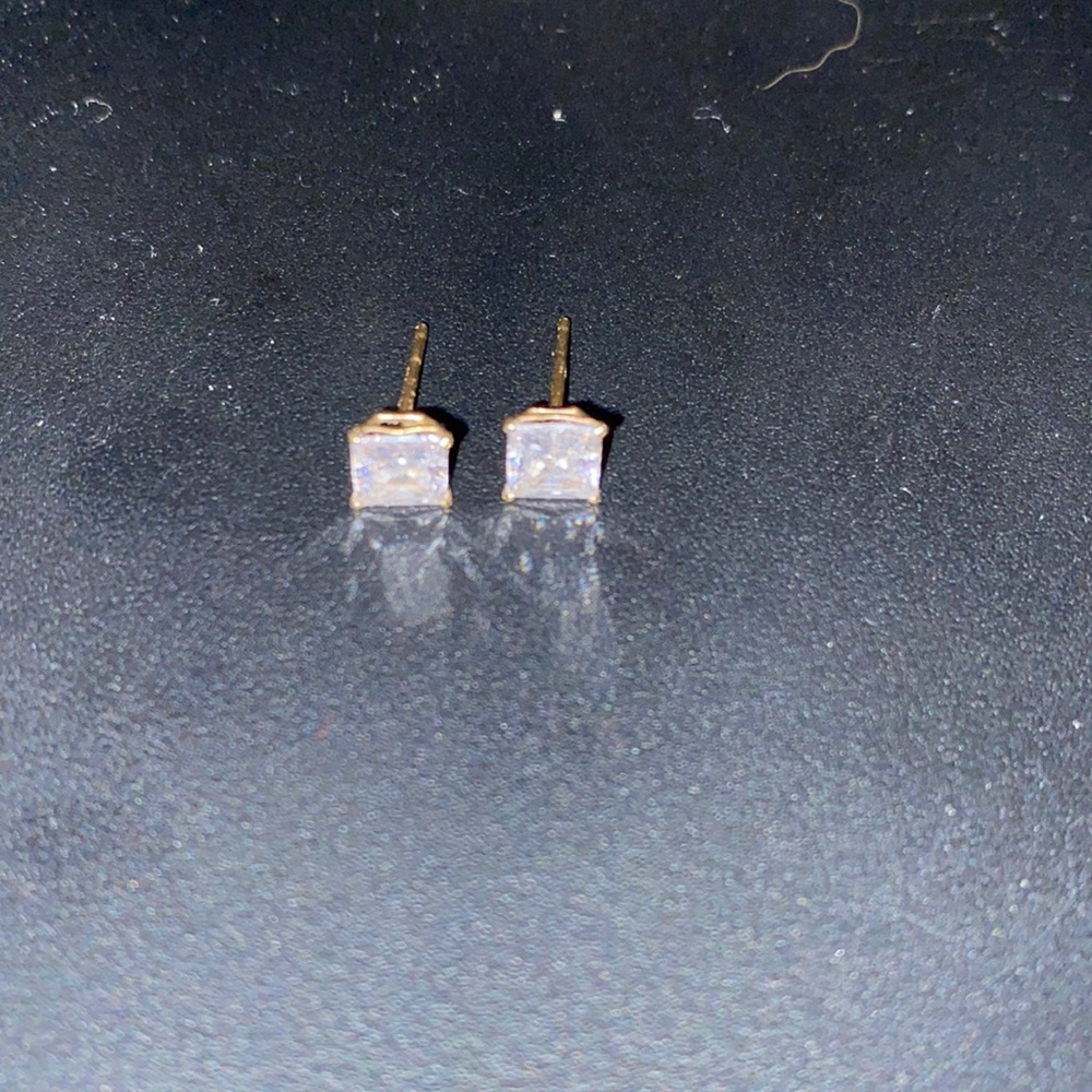 14K yellow REAL gold CZ earrings (square) REAL GOLD